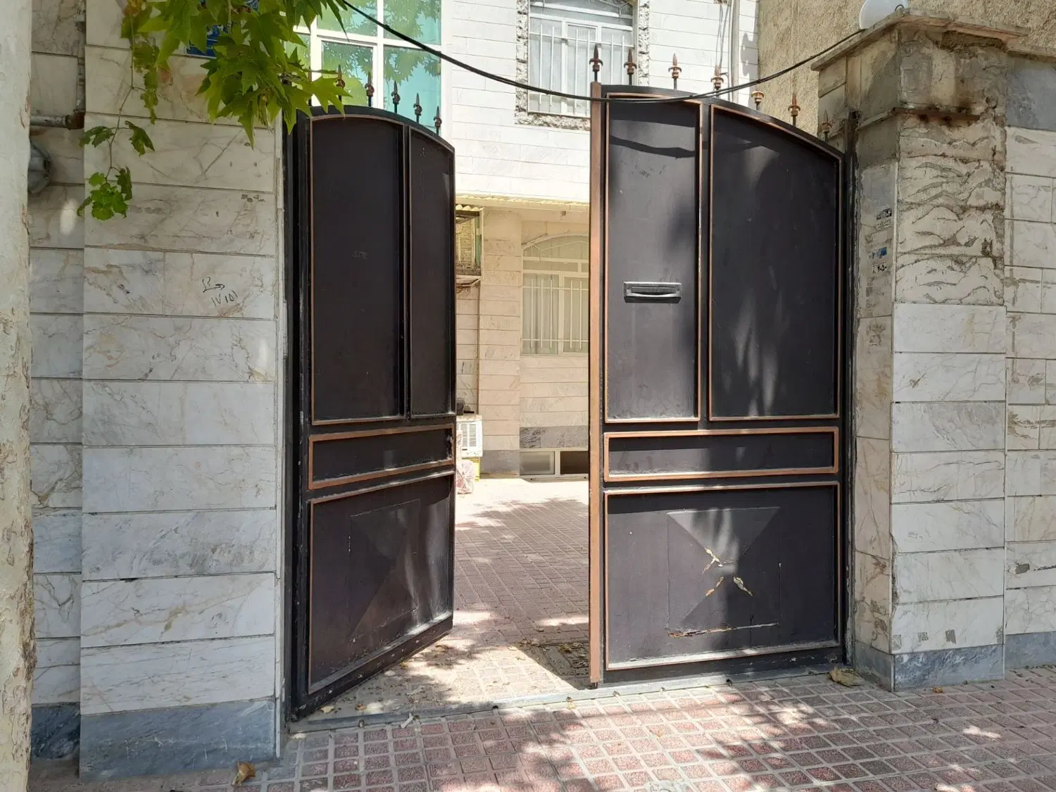 منزل مسکونی طبقه زیر همکف