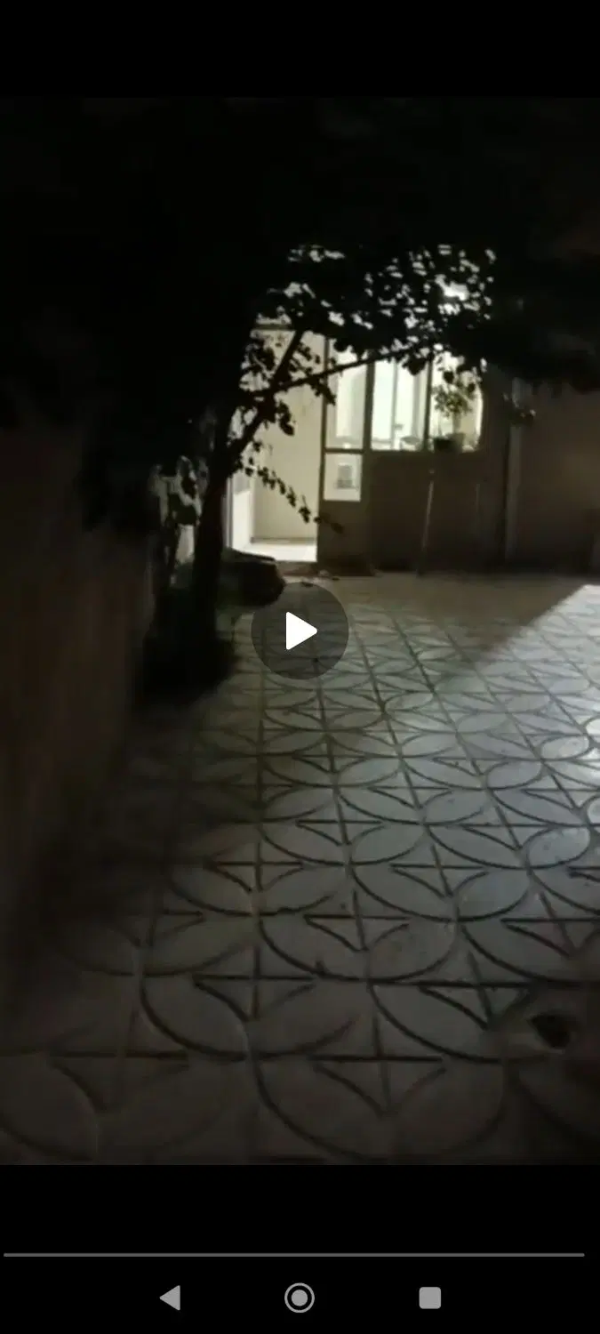منزل ویلایی ۲۲۵ متری حاشیه خیابان گاز