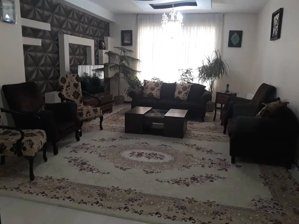 ۹۰ متری گلستان ۱۷ ساختمان شمالی