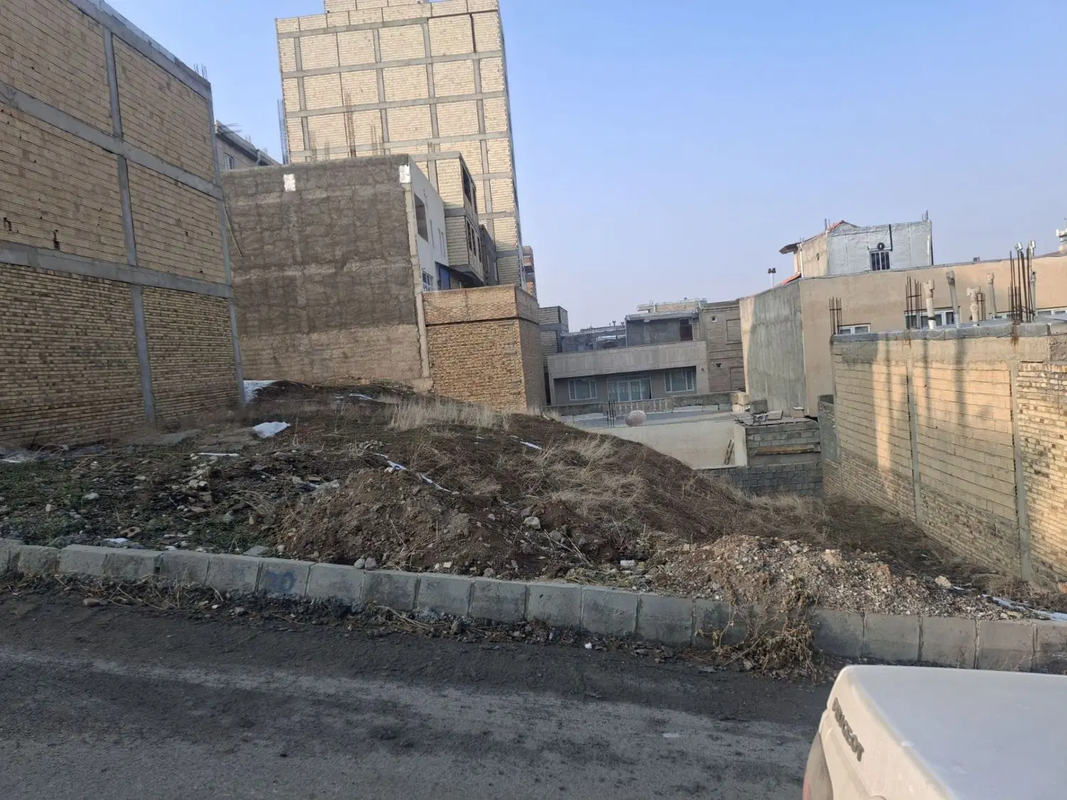 زمین مسکونی آخر سنگی (صدرا) ۲۰۳ متر
