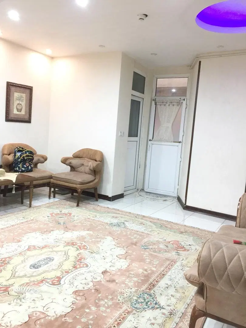 آپارتمان 90 متری ، 2 خواب ،تک واحدی