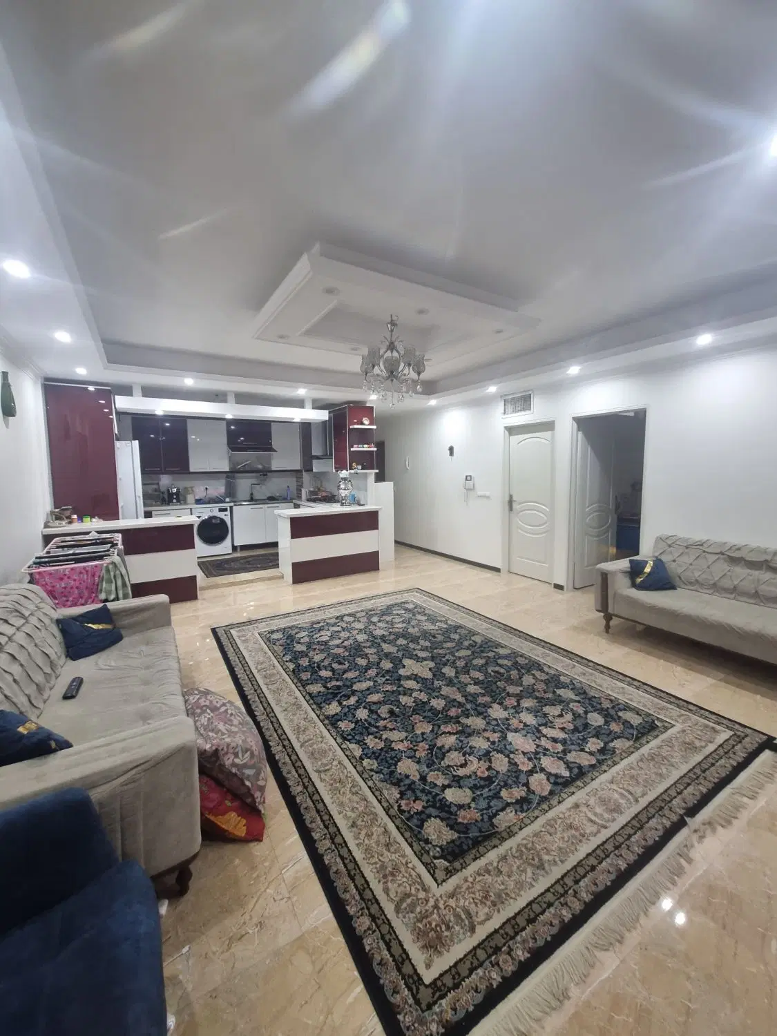 ۸۵متر آپارتمان دو خوابه پارکینگ سندی
