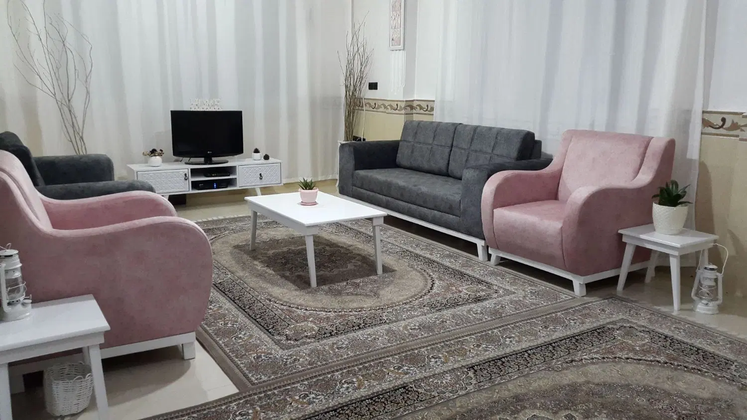 آپارتمان ۸۳متری خیابان گمرک