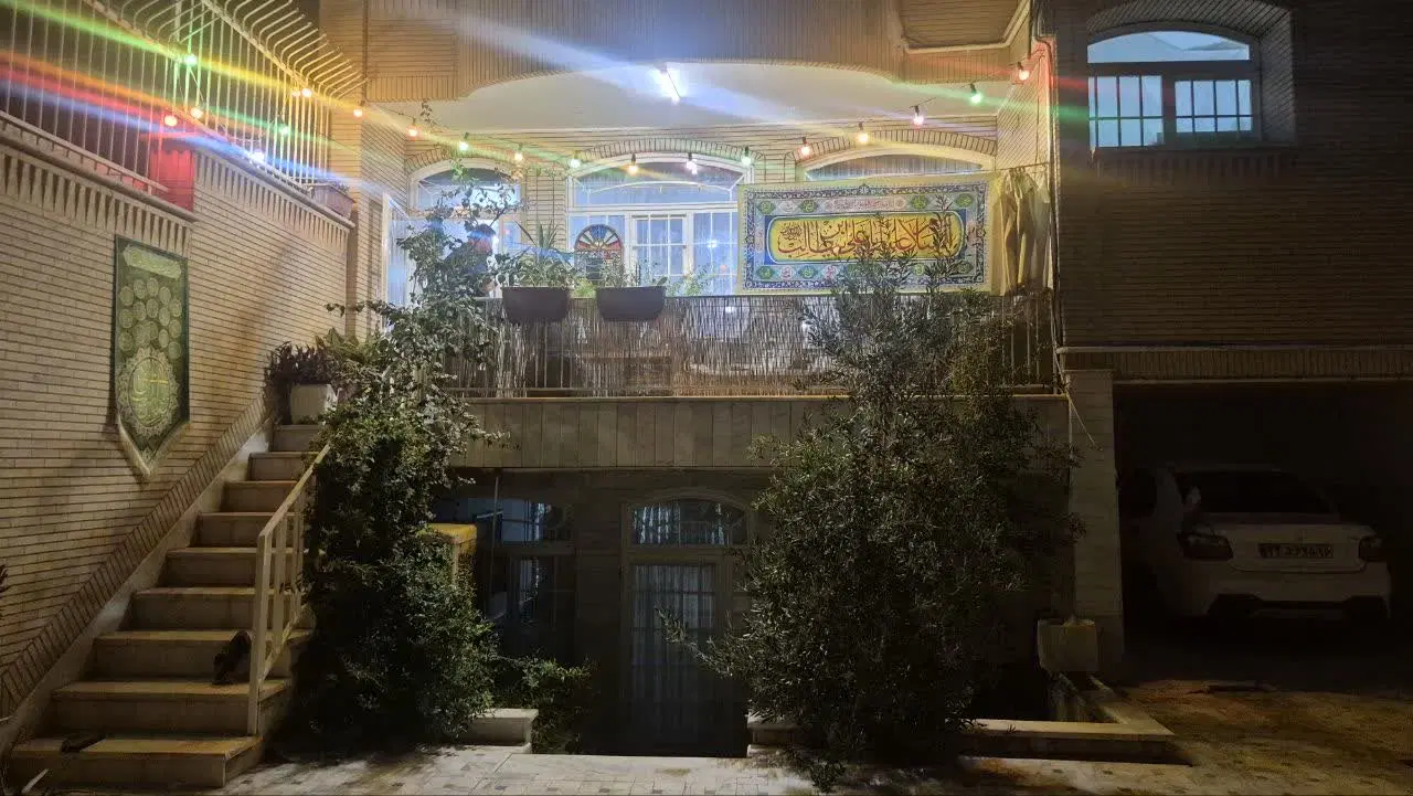 همکف ۲۰۰متر از زمین ۳۰۰متری
