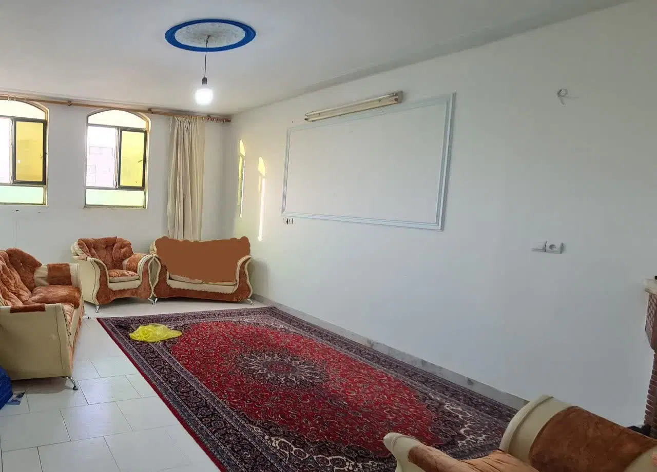 ۸۴ متر آپارتمان  طبقه سوم گلستان