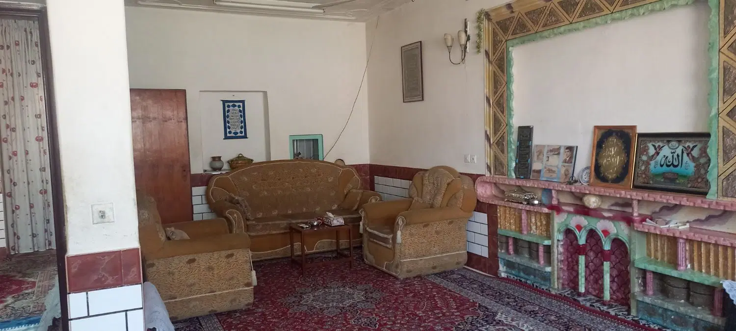فروش منزل ویلایی خ کمیل ۱۸۱متری