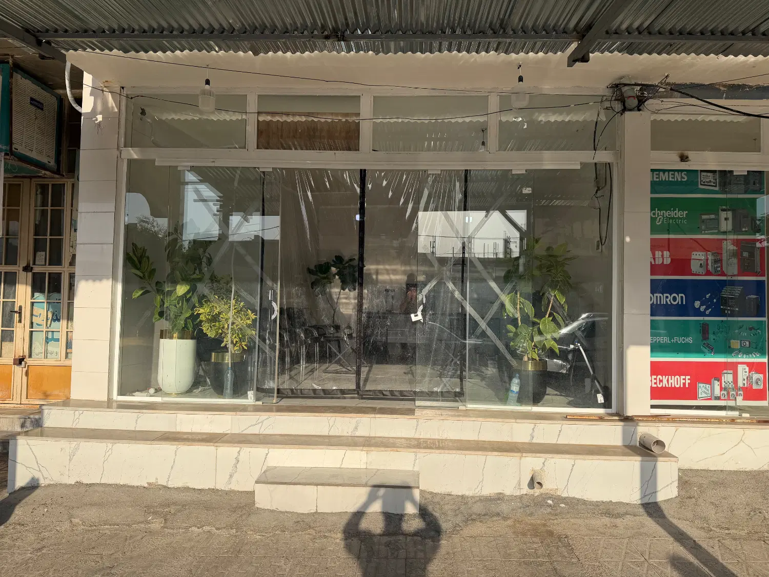 فروش مغازه 30متری تجاری مرکزشهر دره شهر