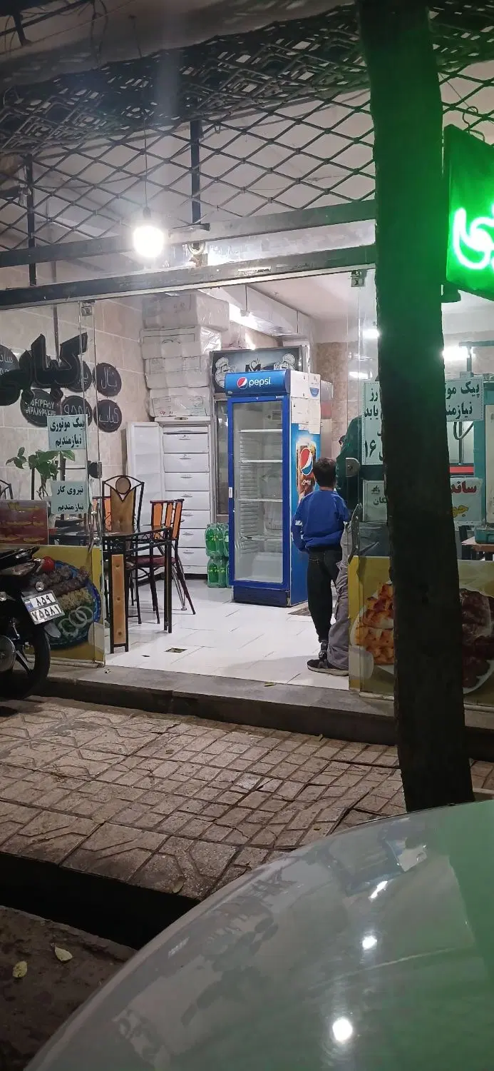 مغازه شیک ۴۵متر با سرویس بهداشتی امتیاز کامل