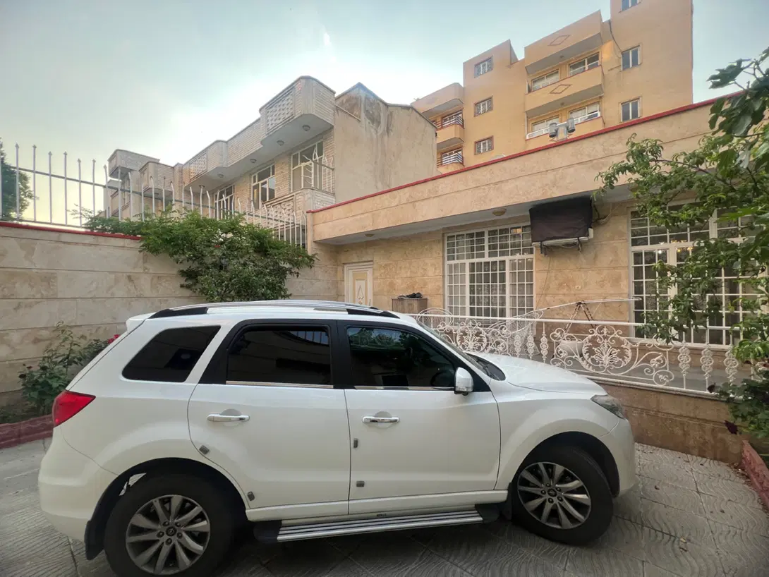 خانه لوکس در بهترین نقطه شهرک نور فجر گلباران