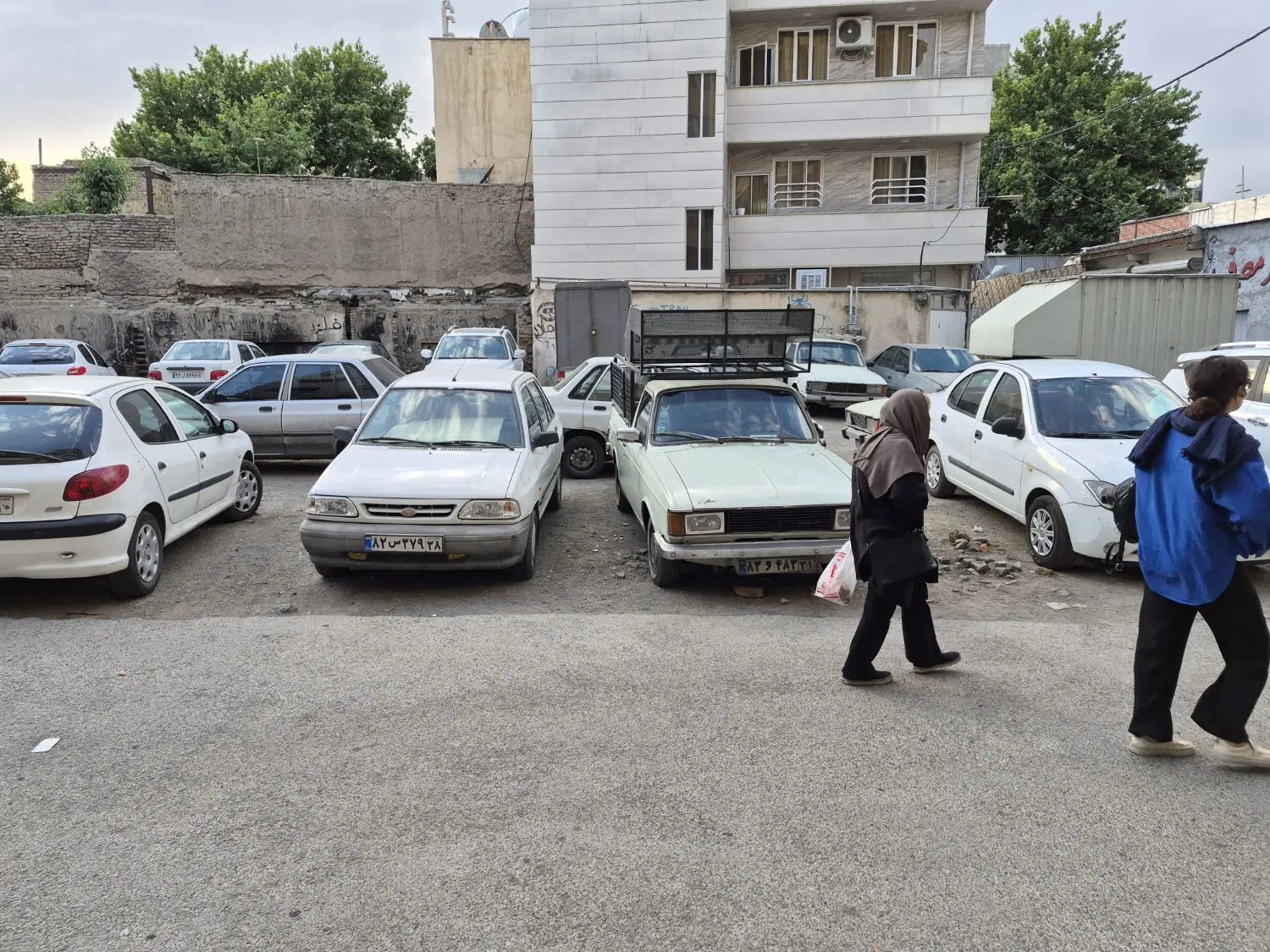 ۴۳۶ متر مربع
