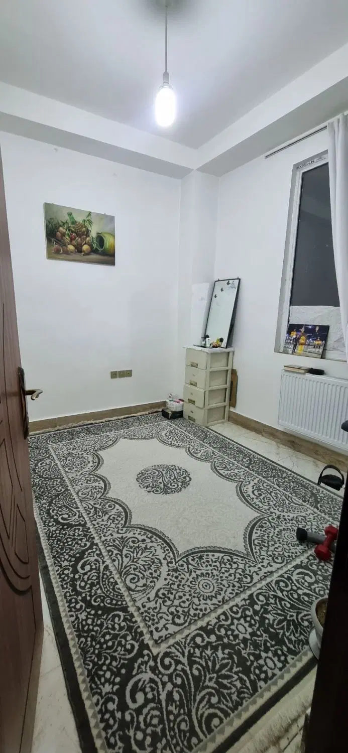 آپارتمان ۹۵ متری شهرک ولیعصر بر خیابان ۲۰ متری