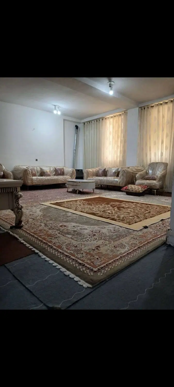 فردش آپارتمان اندیشه طبقه۲  املاک مدرن .کاکایی
