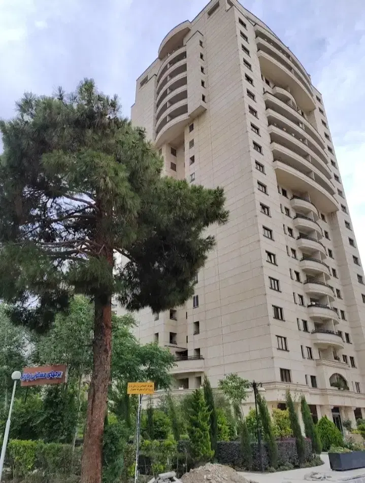 برج پاریز