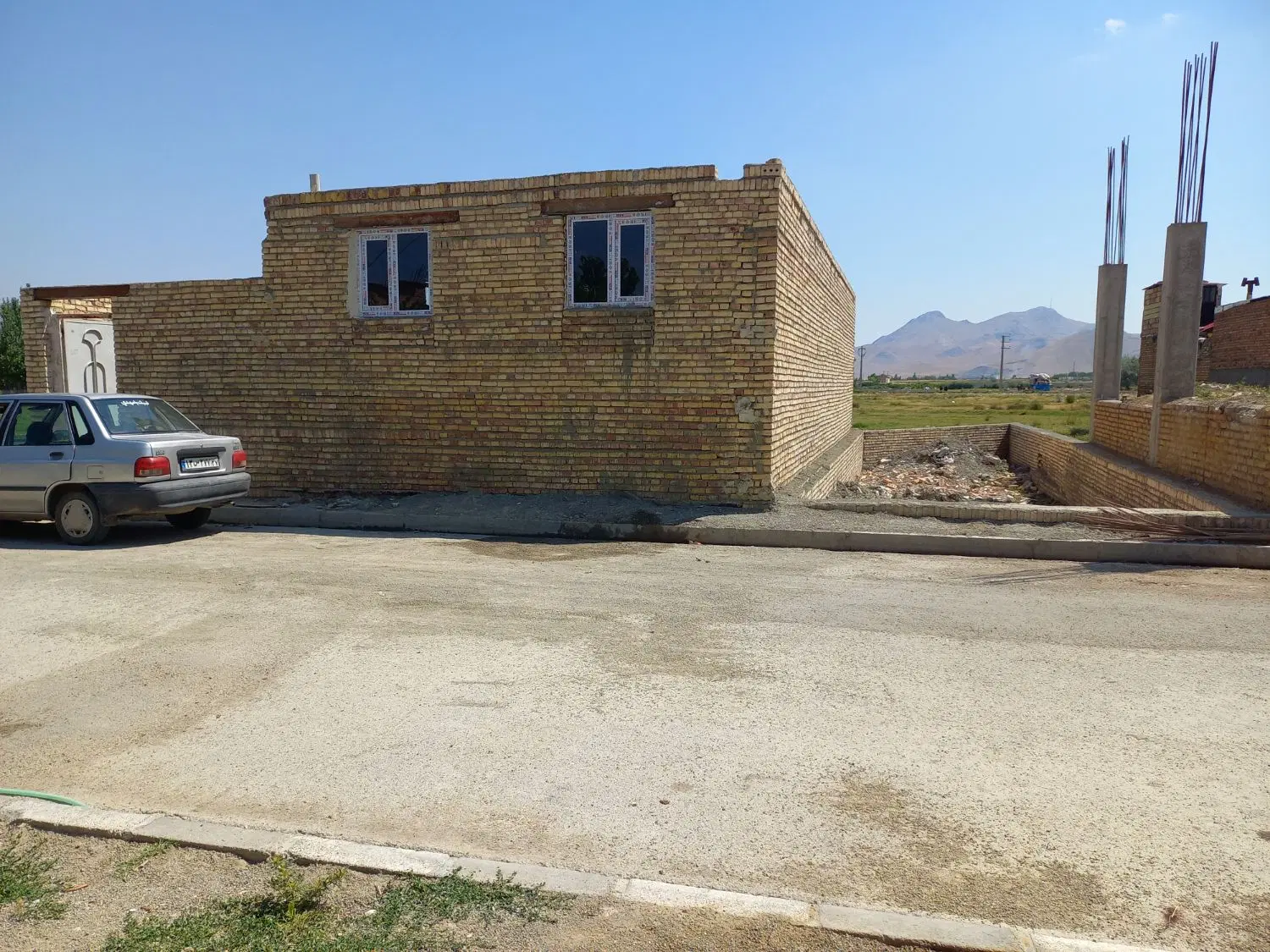 خانه نیمه ساخت درریحان اباد کوی دانش فوری