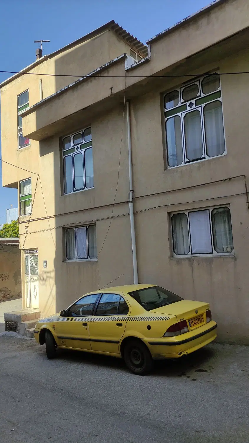 فروش خانه ۲ طبقه و پیلوت در حاجی آباد