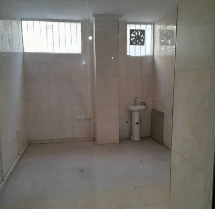 تجاری۱۴ متر ولی عصر طبقه پایین