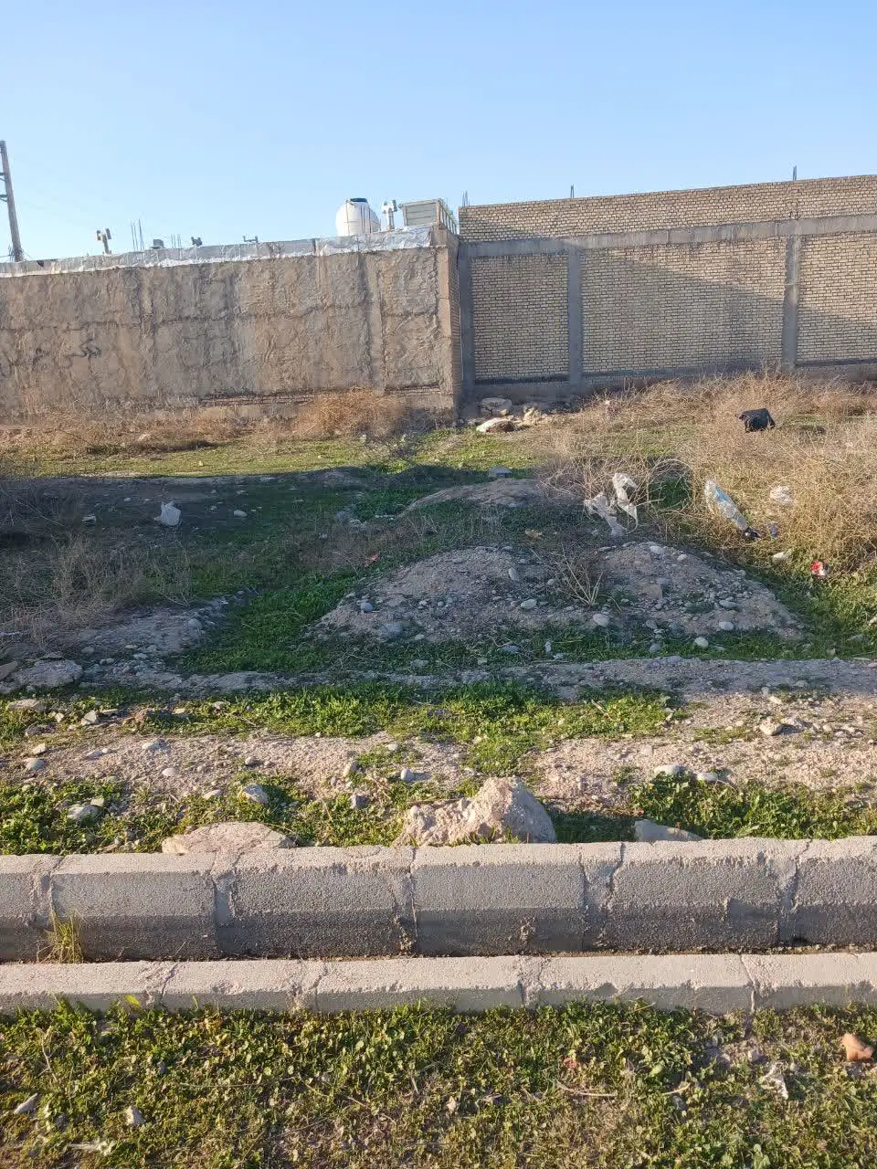 زمین به فروش میرسد
