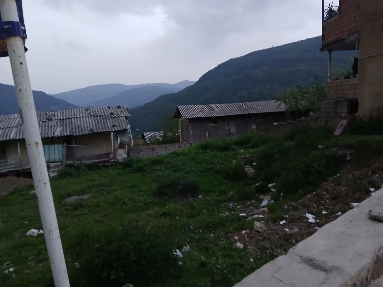 200 مترزمین ویلایی روستای توریستی پاقلعه