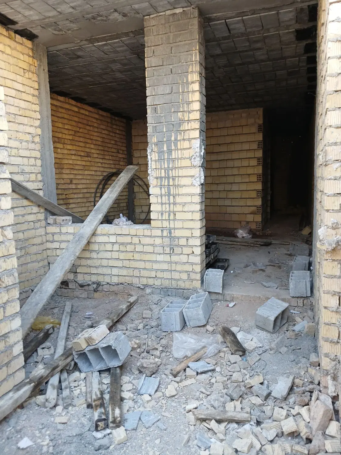 اسکلت ۷۵ متری کرونی شیراز