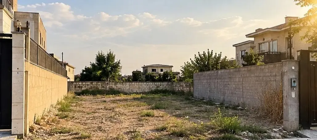 زمین فروشی نرسیده میدان آزادی