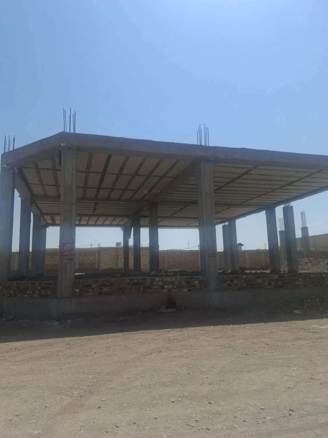 ملک نیمه ساز اسکلت بتن واقع در کدخدایی 2