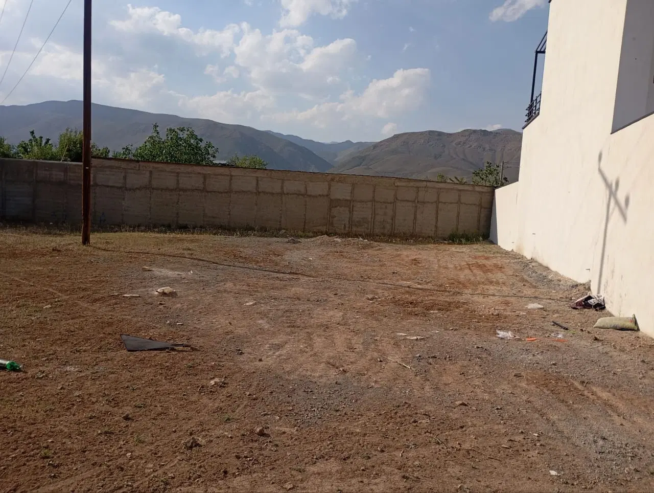 یک قطعه زمین شیرود