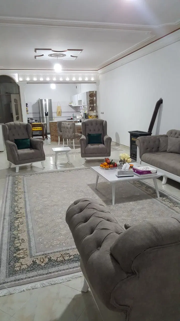 خانه ویلایی استقلال‌ ۱۲