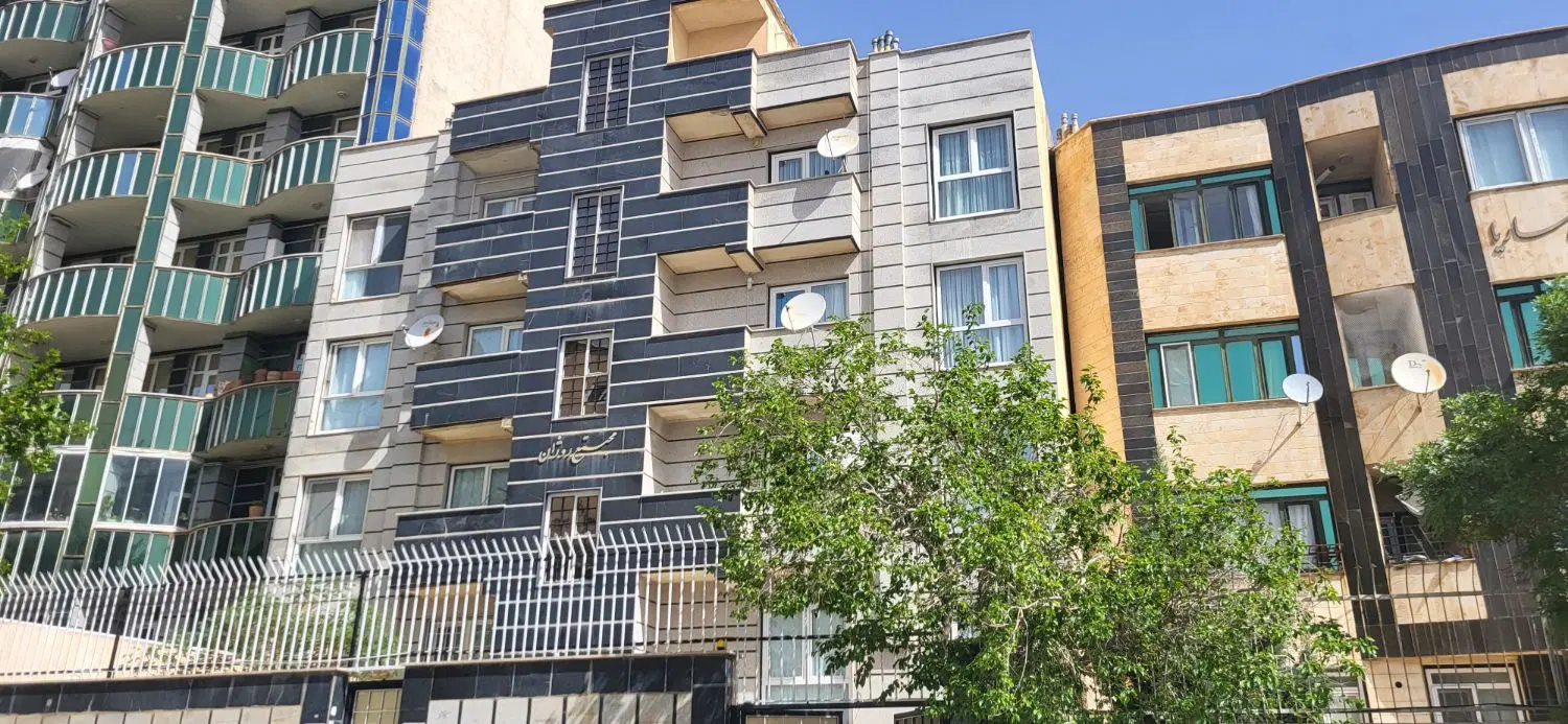 آپارتمان ۹۵ خیابان کشاورز