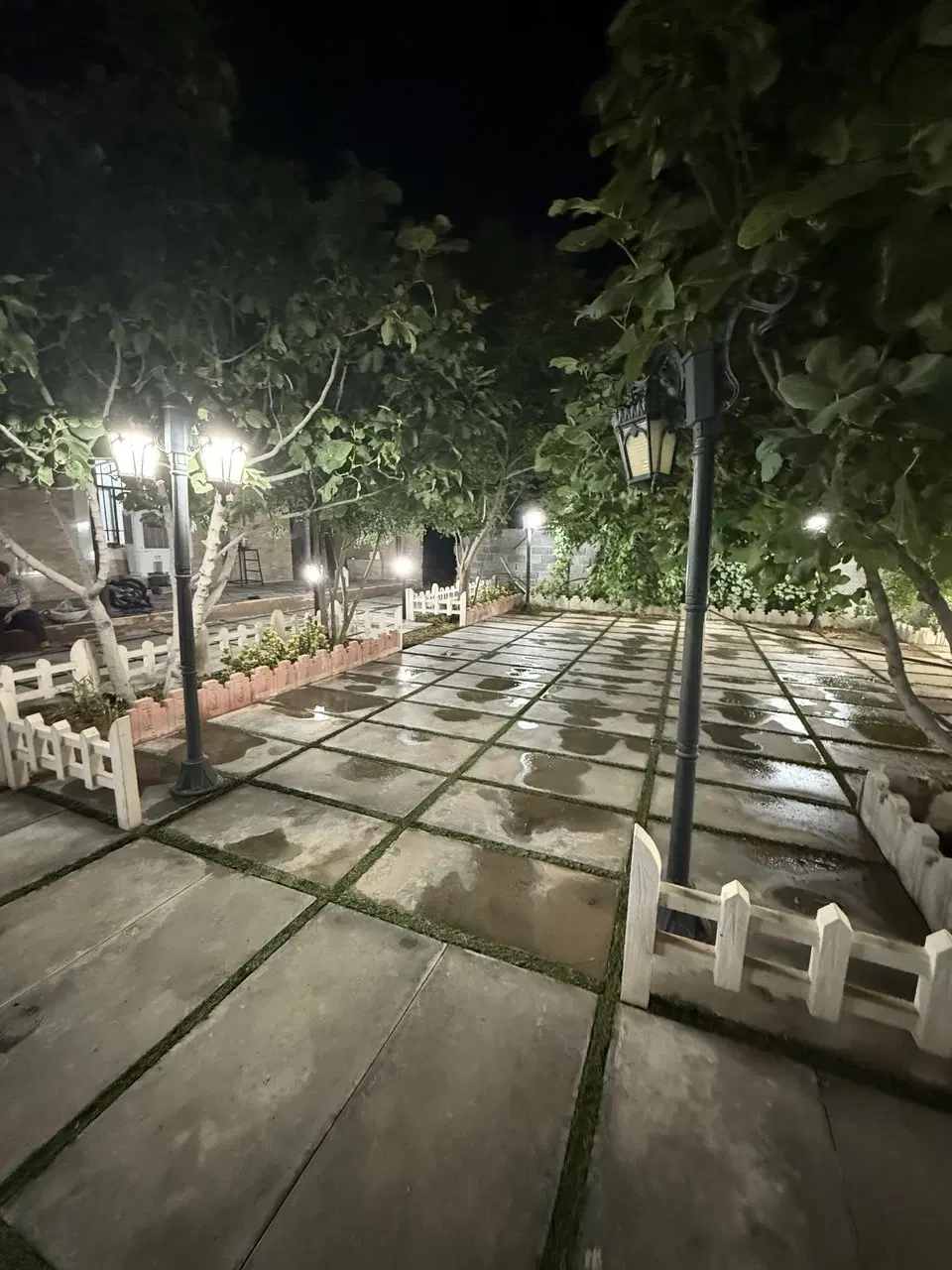 ۴۰۰ متر چهار دیواری شده بر جاده اصلی