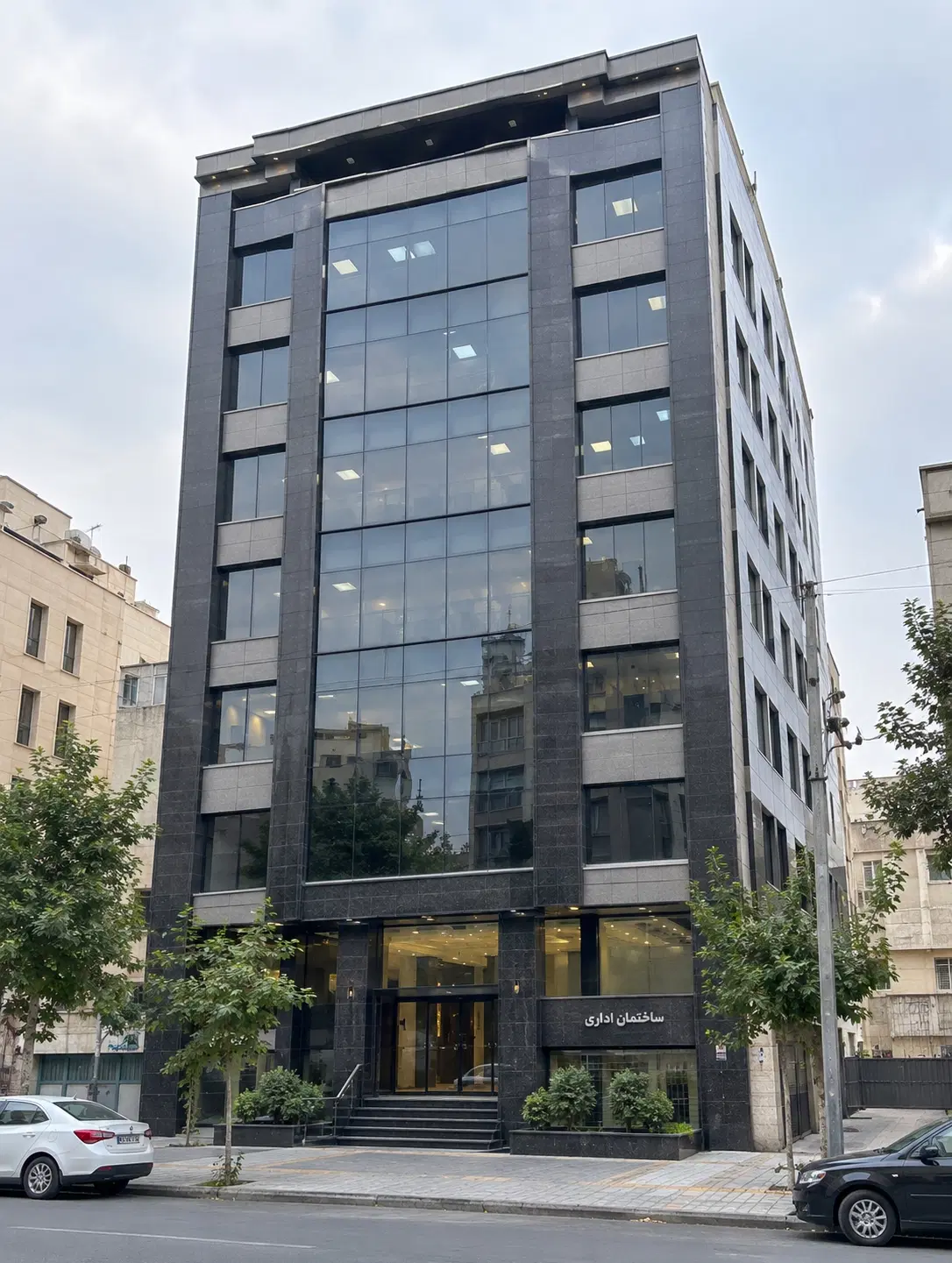 فروش مستغلات اداری نوساز _ تاپ لوکیشن اقدسیه