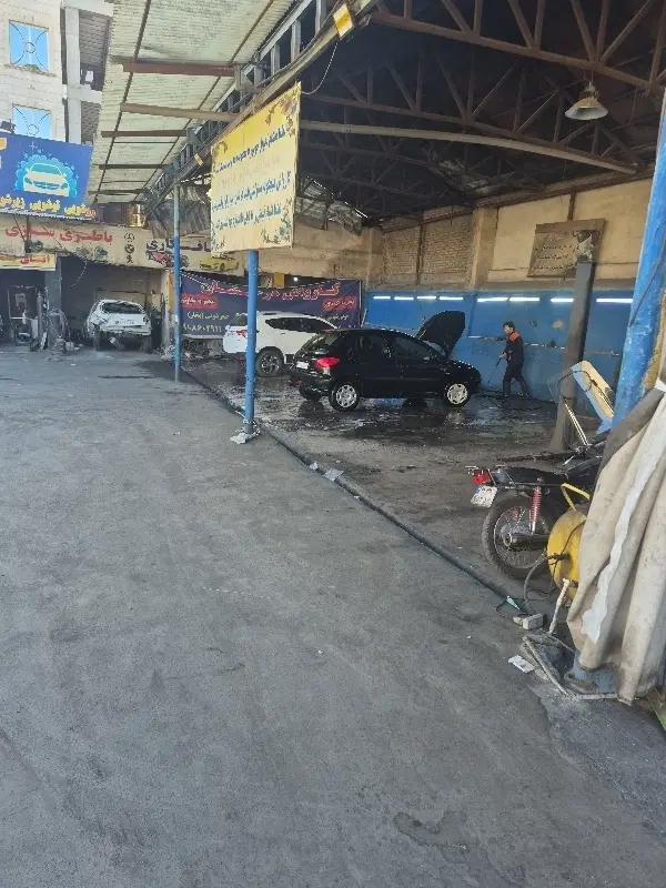 مغازه داخل گاراژ