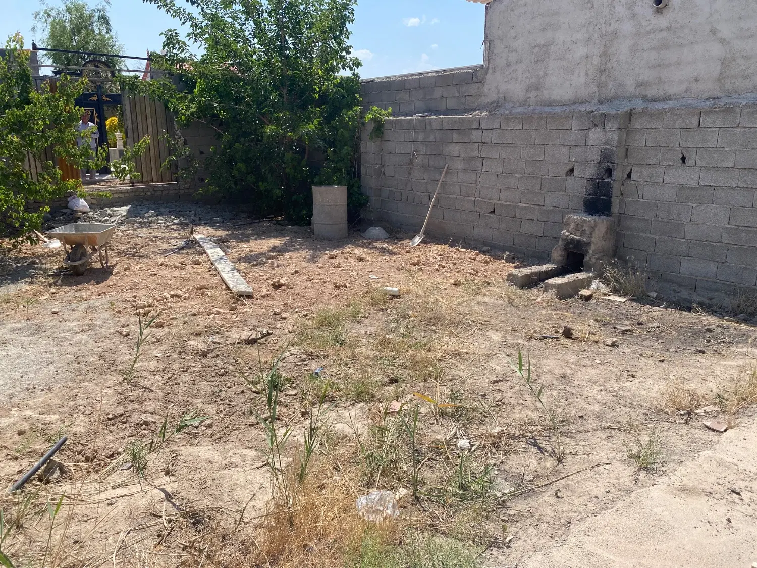 چهاردیواری با تمام امکانات