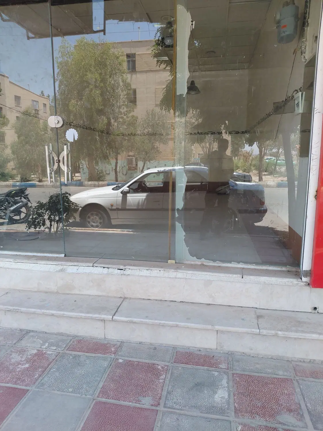 مغازه ۲۴ متری خیابان اصلی فازدو نقش جهان پیشوا