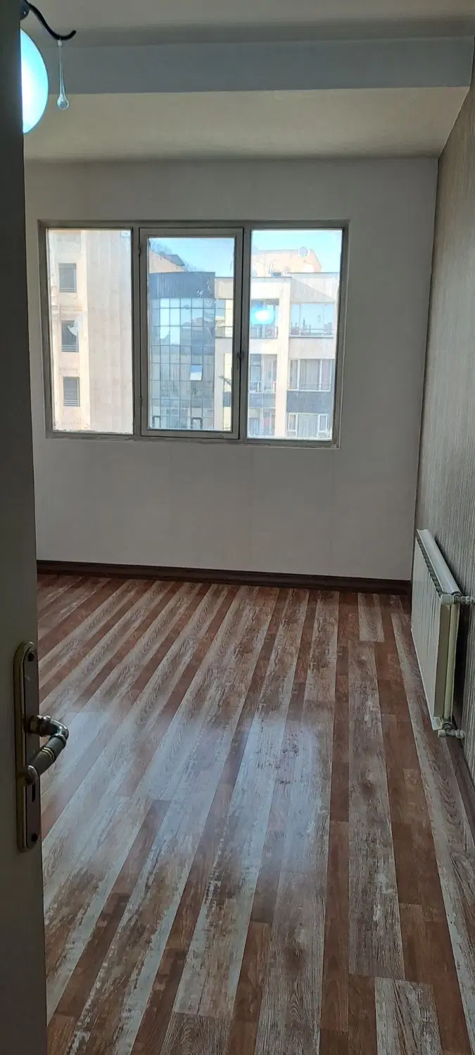اجاره  واحد ۱۳۸ متری شیک در خیام غربی رو بنما