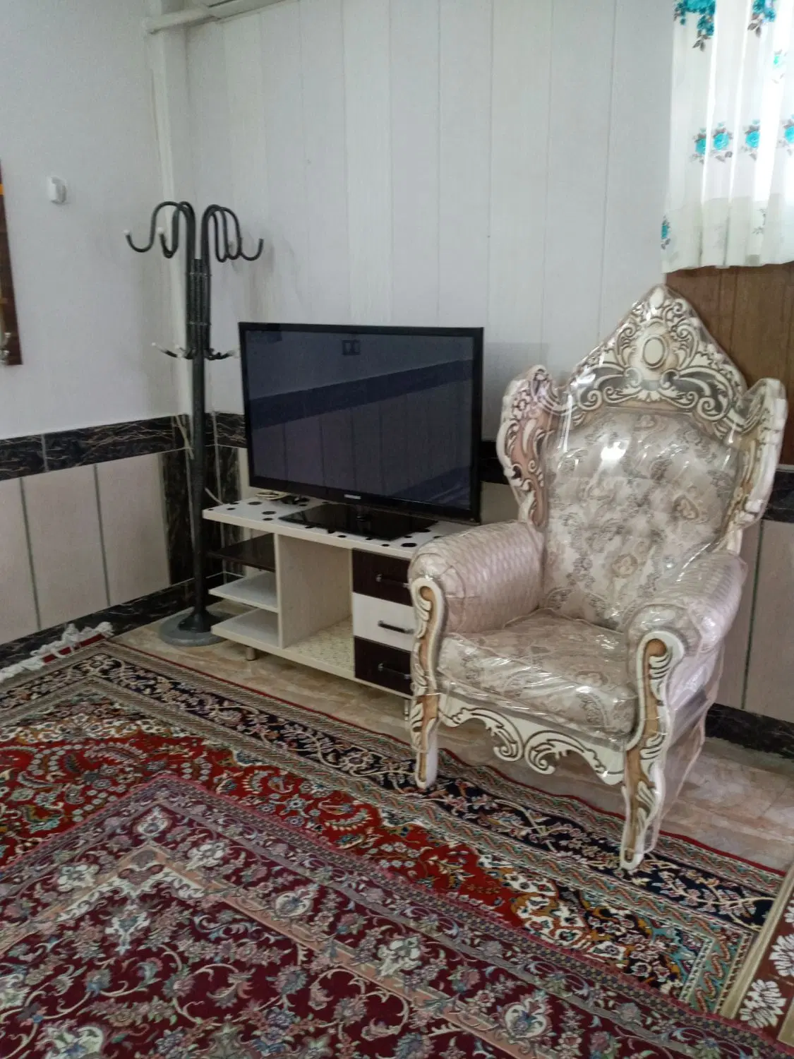سوعیت در بست هم کف تمیز و مرتب