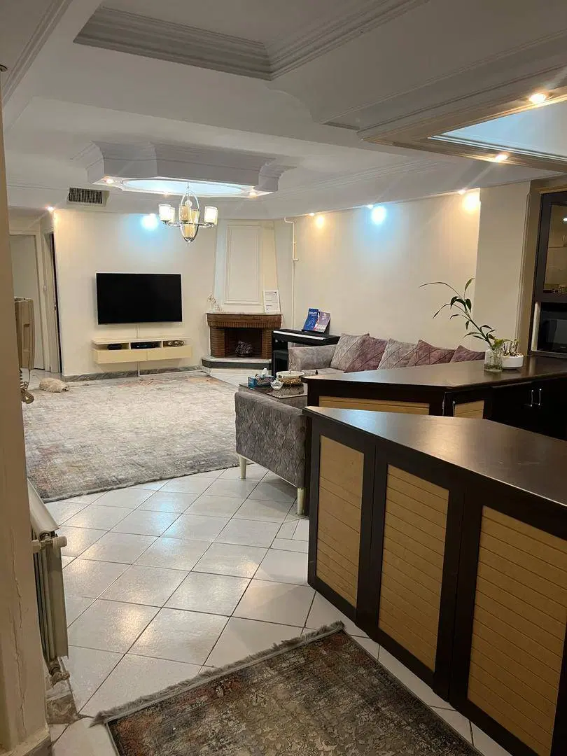 ۹۰ متری، فردوس غرب چهارراه شقایق