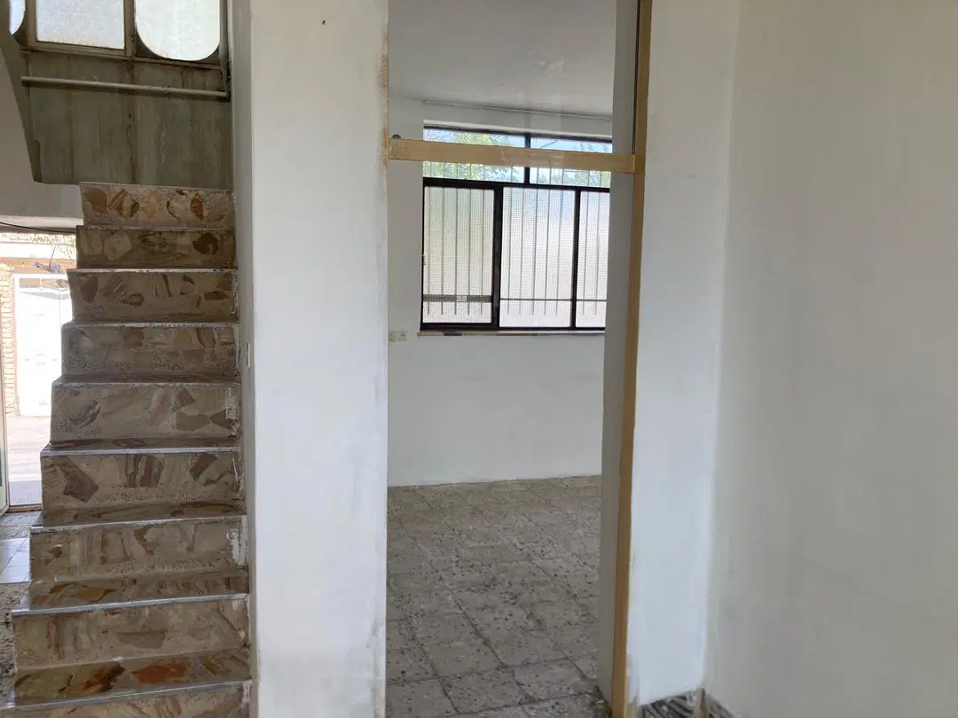 مسکونی نیمور نبش چاه اب مغازه تک برگ