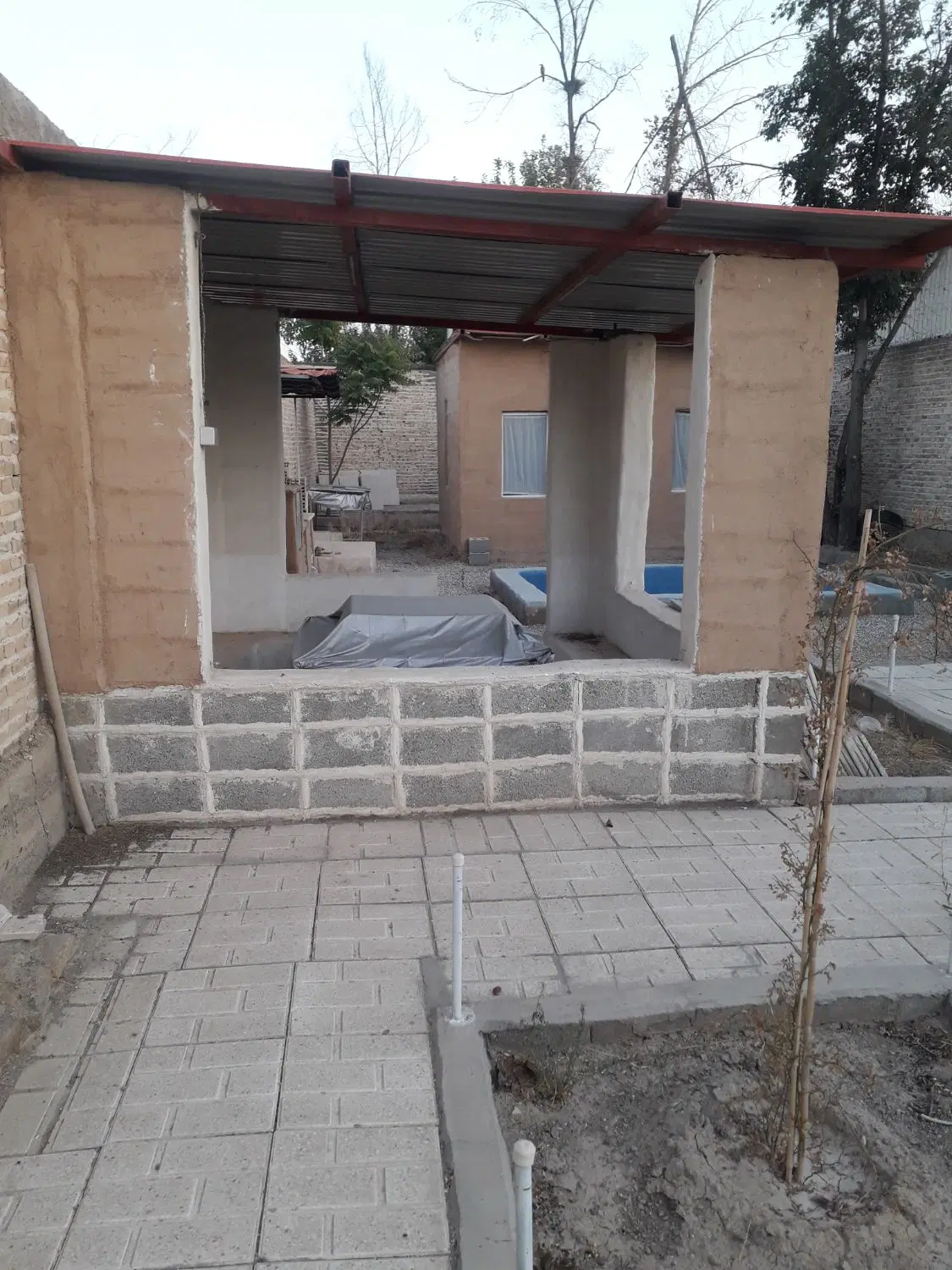 باغچه در کنار کوه آنشگاه