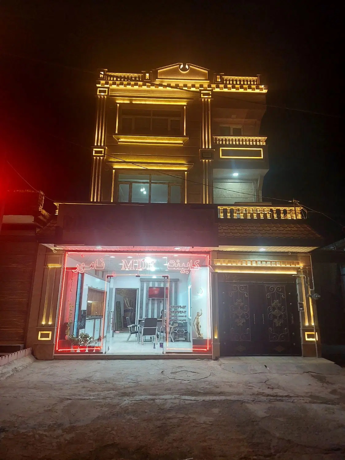 اجاره نمایشگاه و کارگاه کابینت بر جاده دریا