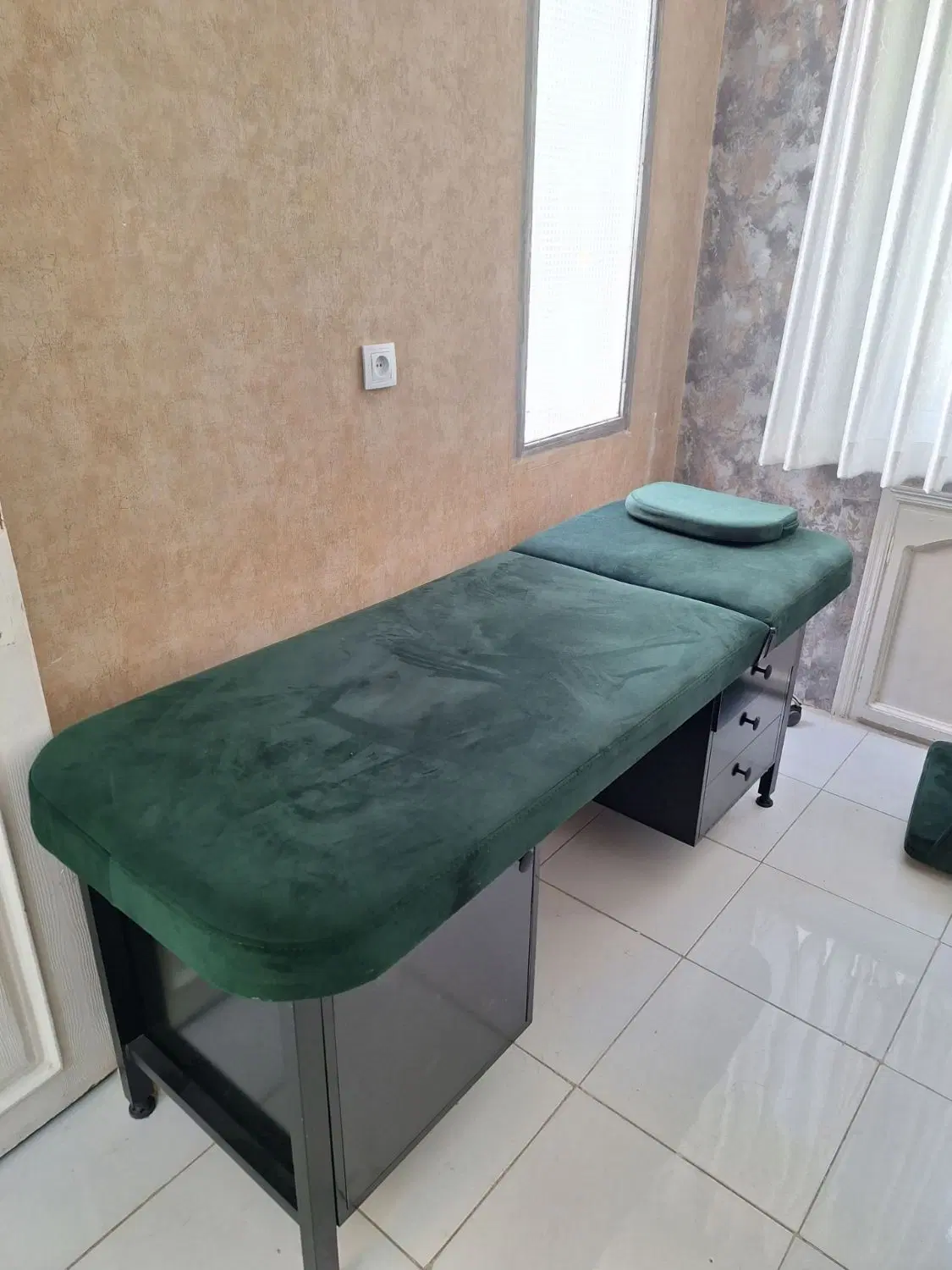 اجاره لاین مژه در سالن زیبایی (موقعیت عالی)