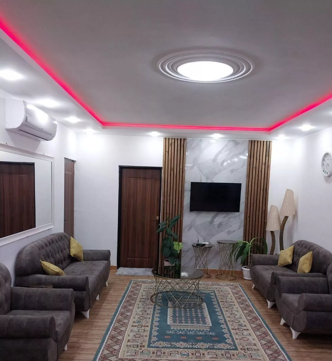اجاره ویلا دوخوابه استخردارمالک هستم