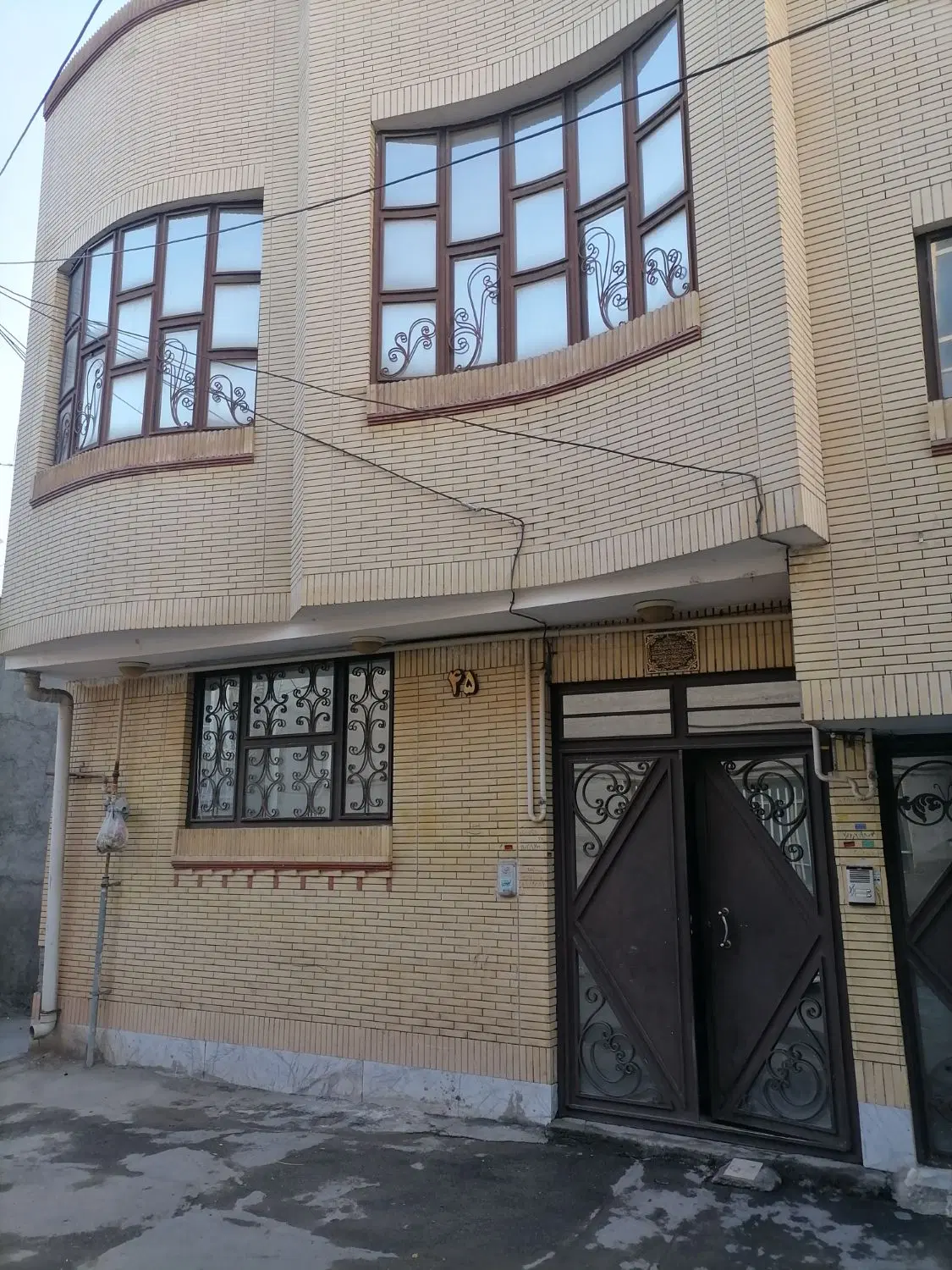 طبقه همکف خ کمال