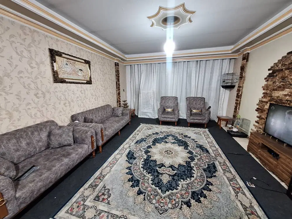 ۹۰ متر آپارتمان تمیز