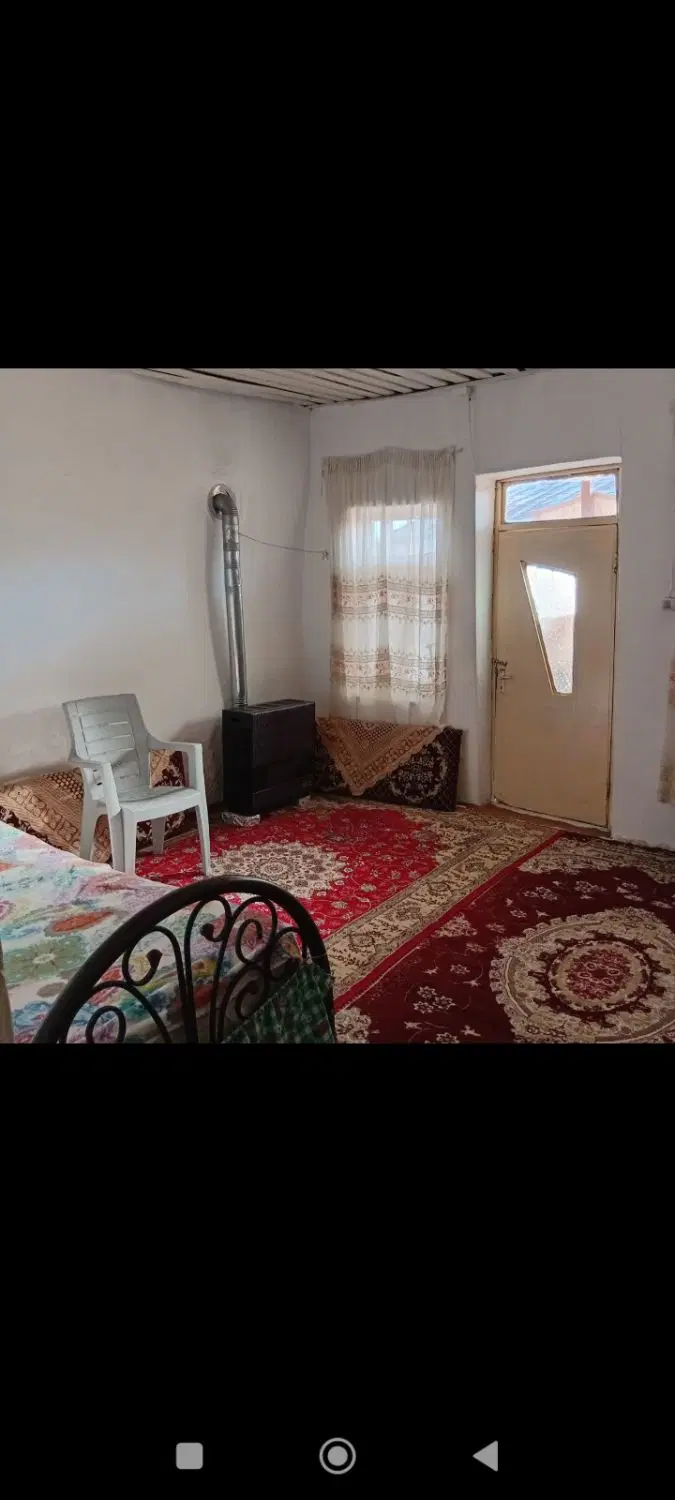زمین مسکونی همراه با انشعابات آب وبرق و گاز