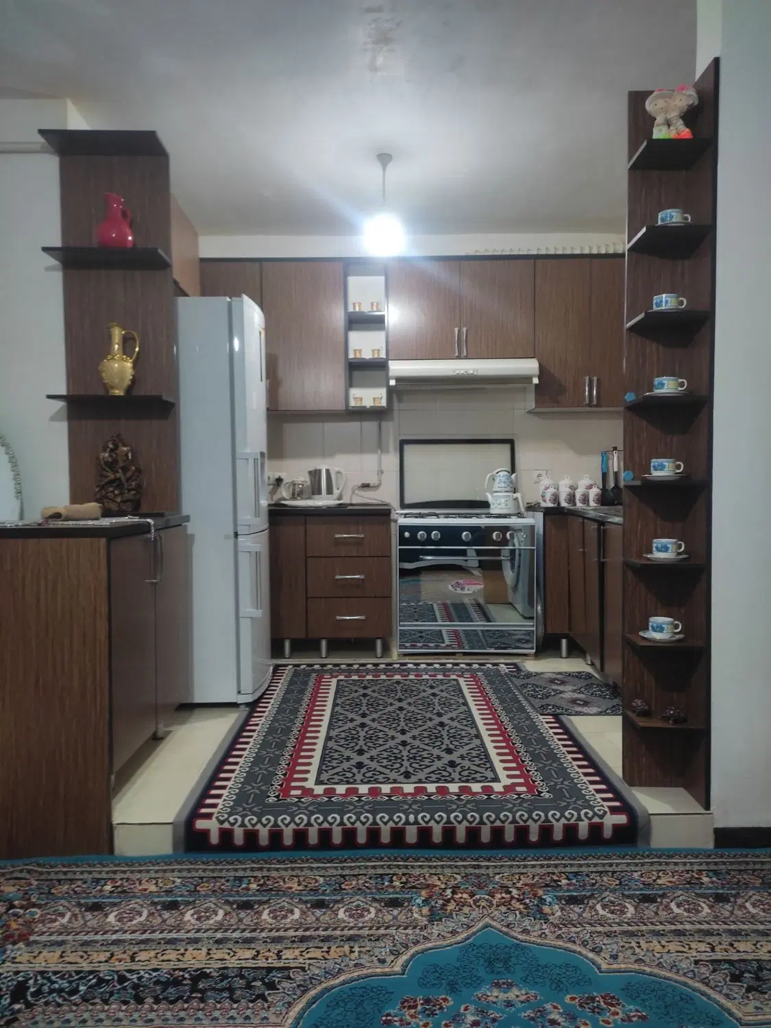 یک واحد آپارتمان مهرگان