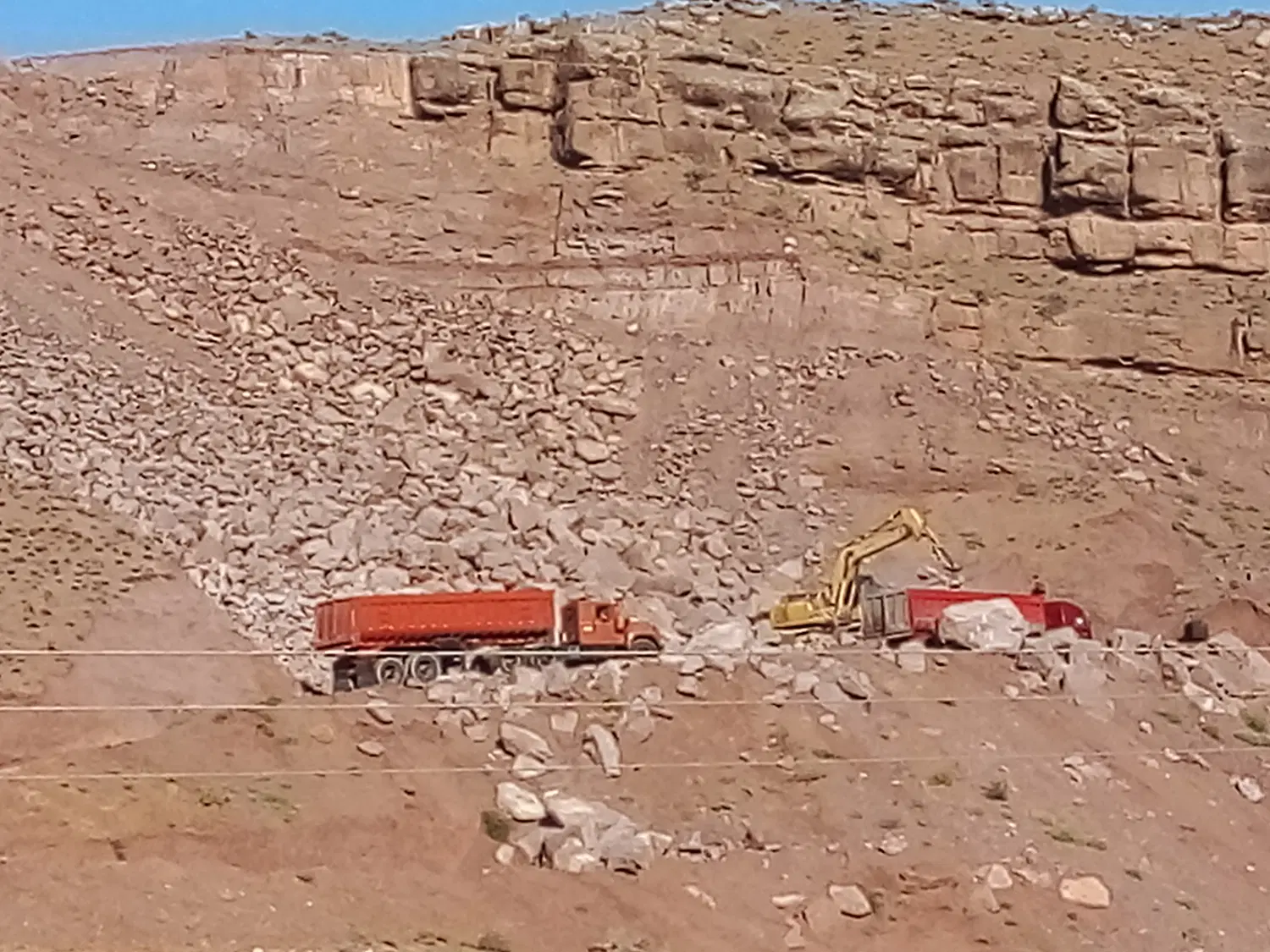 معدن شن و ماسه سنگ لاشه