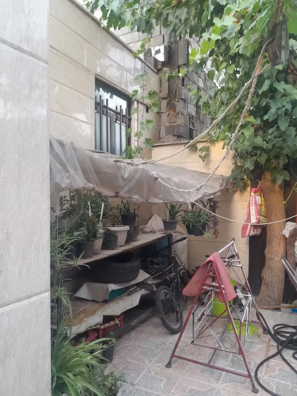 خانه هفتادوپنج متری