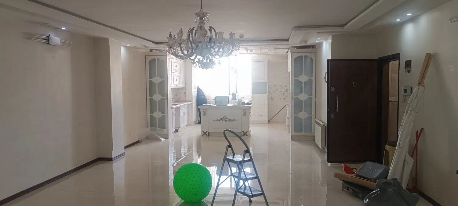 133متر خیابان ایران ابتدای خ قادری