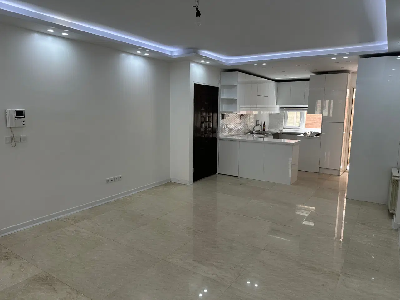 آ‌پارتمان۷۶متر_دو خواب_فول امکانات_نزدیک مترو مدنی