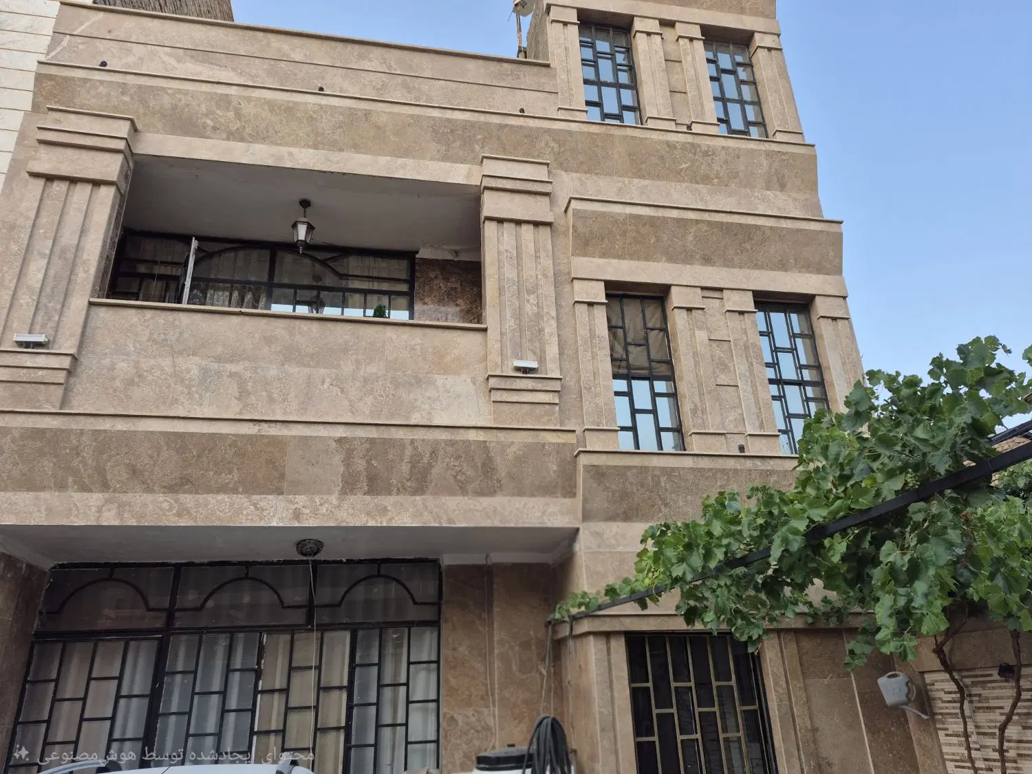 ساختمان دوطبقه